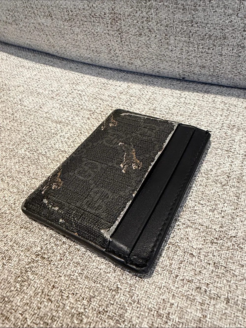 Gucci Tiger card holder-used-distressed exterior